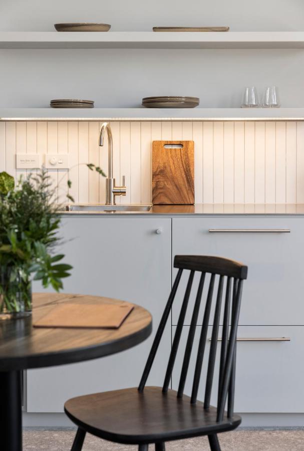 The Chamberson Hotel ดะนีดิน ภายนอก รูปภาพ A kitchen with a cutting board